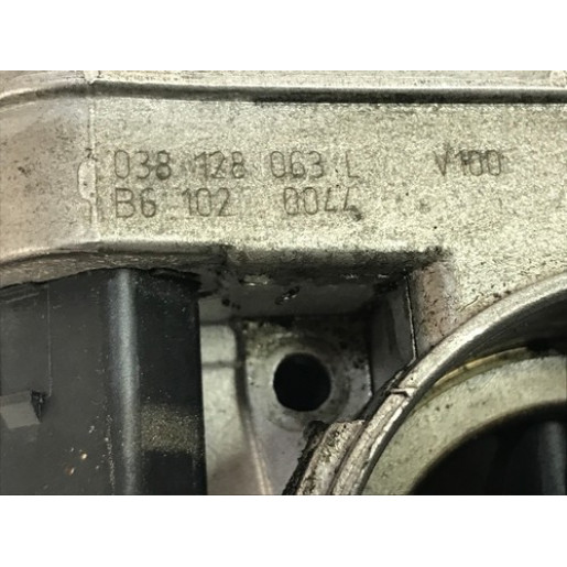 Дросельная заслінка Skoda Octavia A5 1.9-2.0 TDI 2004-2013 038128063L